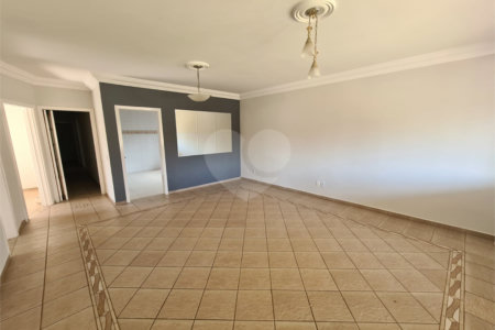 Casa à venda com 3 quartos, sendo 2 suítes, no condomínio Terras de São Francisco, Vinhedo - SP