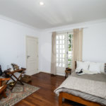 Casa à venda com 5 quartos, sendo 4 suítes, no condomínio Bounganville, São Paulo - SP