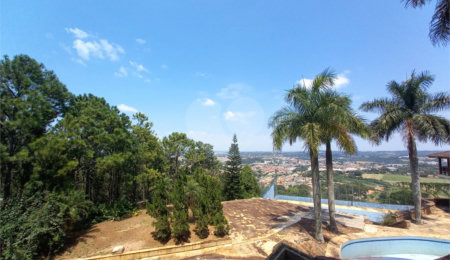 Casa à venda com 14 quartos, sendo 10 suítes,  no condomínio Rua do Observatorio 2270, Vinhedo - SP