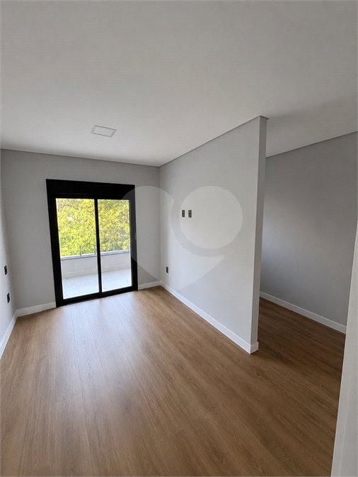 Casa à venda com 4 quartos, sendo 3 suítes, no condomínio Recanto dos Paturis, Vinhedo - SP
