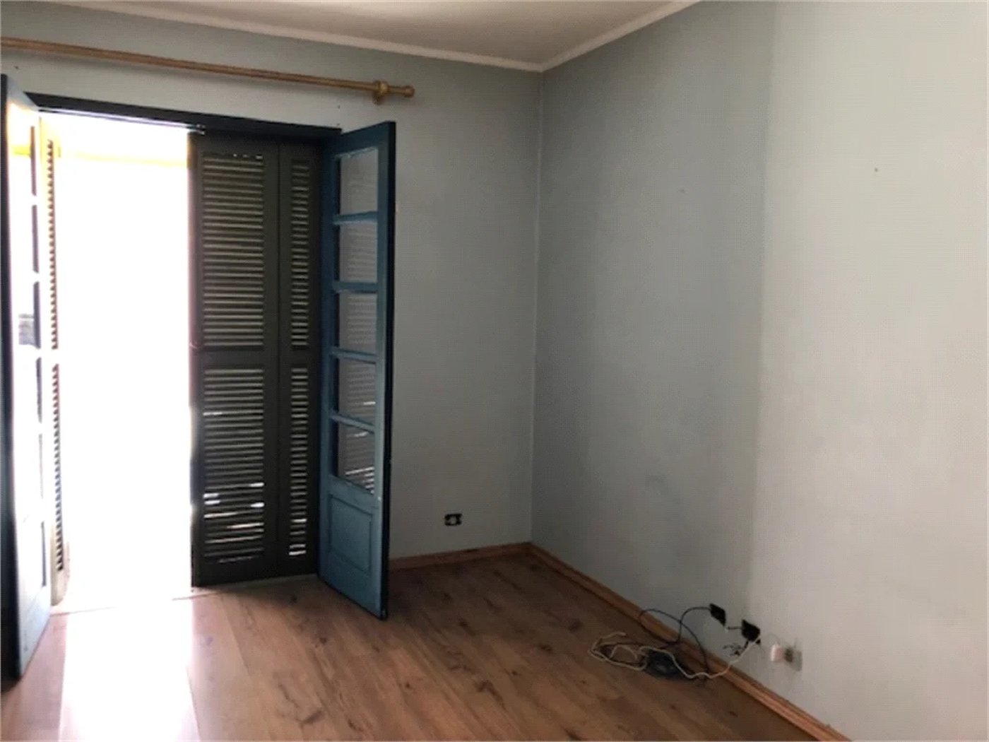 Casa à venda com 4 quartos, sendo 2 suítes,  em Jardim Leonor, São Paulo, SP