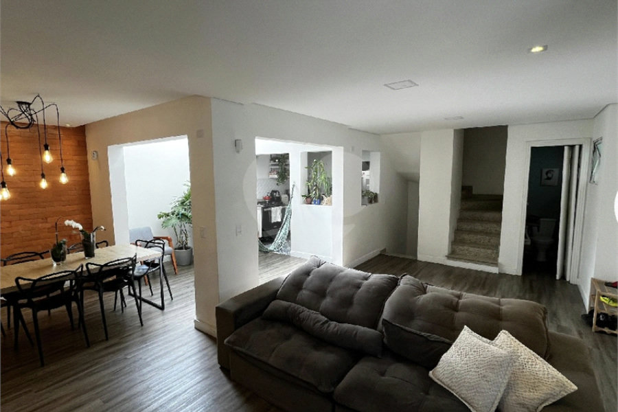 Casa à venda com 3 suítes no condomínio Barbará IV, São Paulo - SP