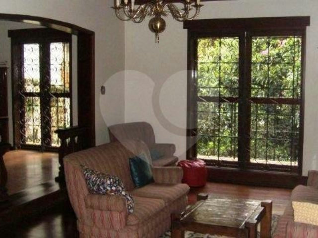 Sobrado à venda com 3 quartos, sendo 2 suítes,  em Jardim Virginia Bianca, São Paulo, SP