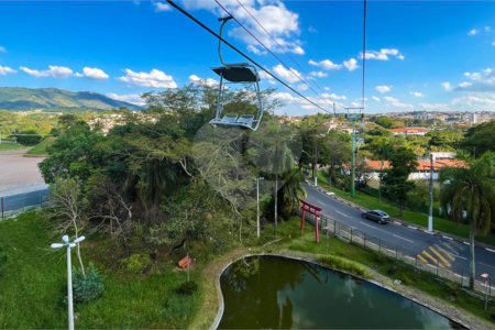 Casa à venda ou para alugar com 3 suítes no condomínio Serra da Estrela, Atibaia - SP