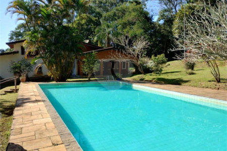 Casa à venda com 4 quartos, sendo 1 suíte, em Portal das Pedras-canedos (batatuba), Piracaia, SP