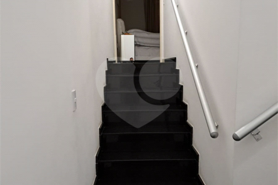 Sobrado à venda com 4 quartos, sendo 2 suítes, em Jaraguá, São Paulo, SP