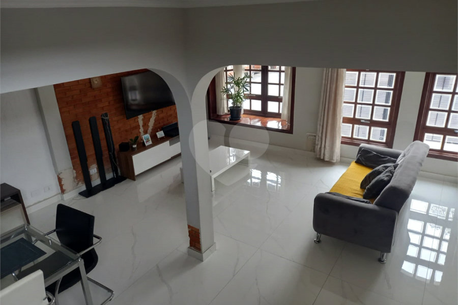 Sobrado à venda com 4 quartos, sendo 1 suíte, em Tremembé, São Paulo, SP