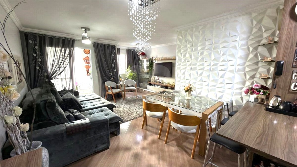 Apartamento à venda com 3 quartos, sendo 1 suíte,  em Vila Paulo Silas, São Paulo, SP