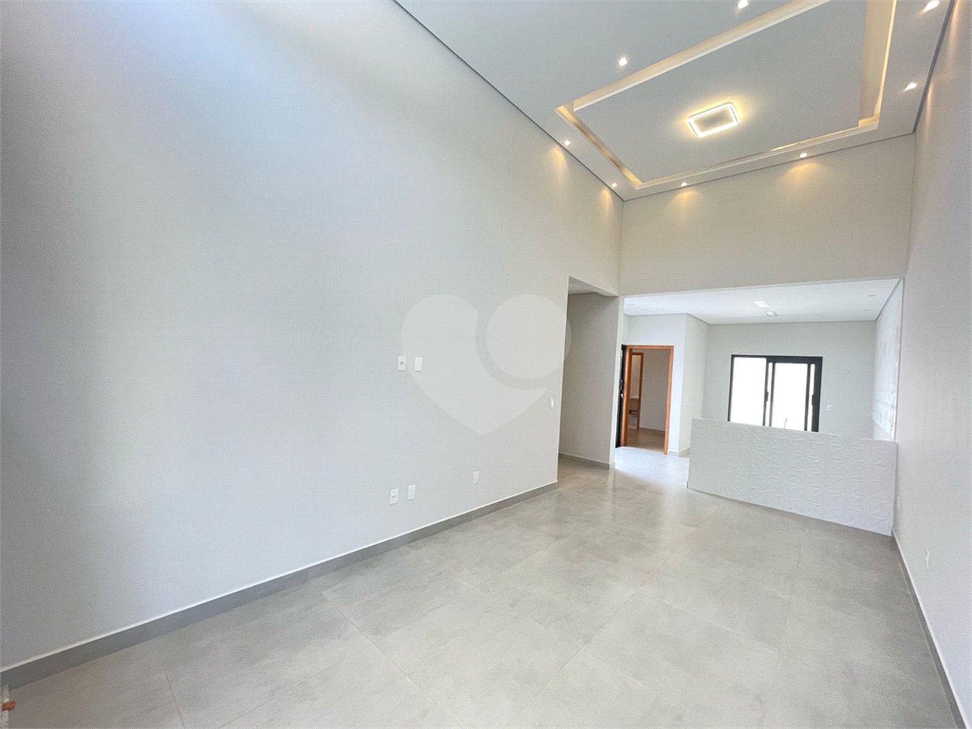 Casa à venda com 3 quartos, sendo 1 suíte, no condomínio Horto Florestal Iii, Sorocaba - SP