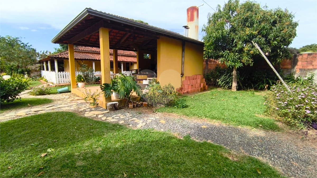 Chácara à venda com 4 quartos, sendo 1 suíte,  em Vale San Fernando, Itapetininga, SP
