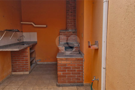 Casa para alugar com 3 quartos, sendo 1 suíte, no condomínio Santa Mônica, Atibaia - SP