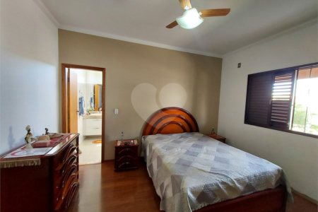 Casa à venda com 4 quartos, sendo 2 suítes, no condomínio Nascente do Jaraguá, Araraquara - SP