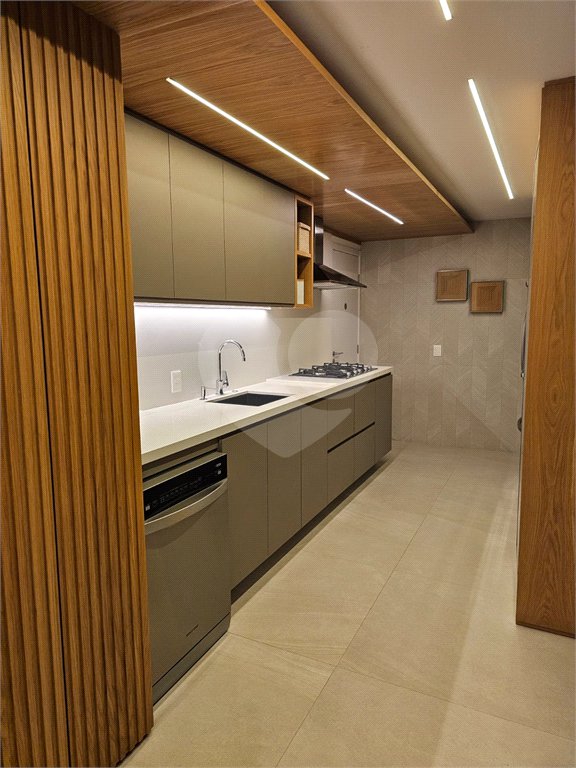 Apartamento à venda com 3 suítes em Mirandópolis, São Paulo, SP