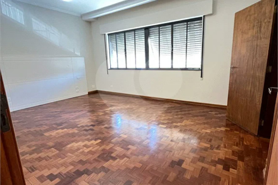 Sobrado à venda com 4 quartos, sendo 1 suíte, em Santana, São Paulo, SP