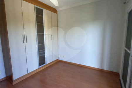 Casa à venda com 5 quartos, sendo 3 suítes, no condomínio Vinhas da Vista Alegre - Lado Sede, Vinhedo - SP