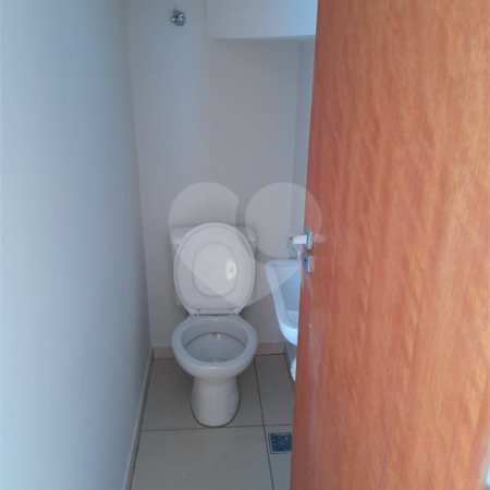 Sobrado à venda com 2 suítes em Jardim Nely, Indaiatuba, SP