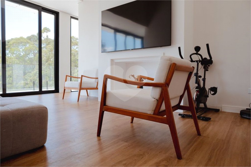 Casa à venda com 3 quartos, sendo 2 suítes, no condomínio Morada do Sol, Mairiporã - SP