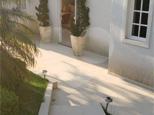 Casa à venda com 4 suítes em Pirucaia, Mairiporã, SP