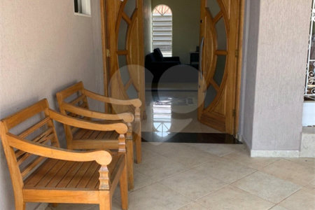 Casa à venda com 4 suítes em Jardim Residencial Santa Luiza, Atibaia, SP