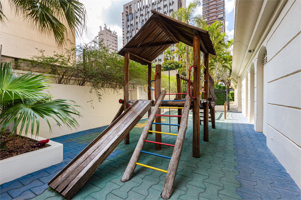 Apartamento à venda com 3 quartos, sendo 1 suíte, em Cerqueira César, São Paulo, SP