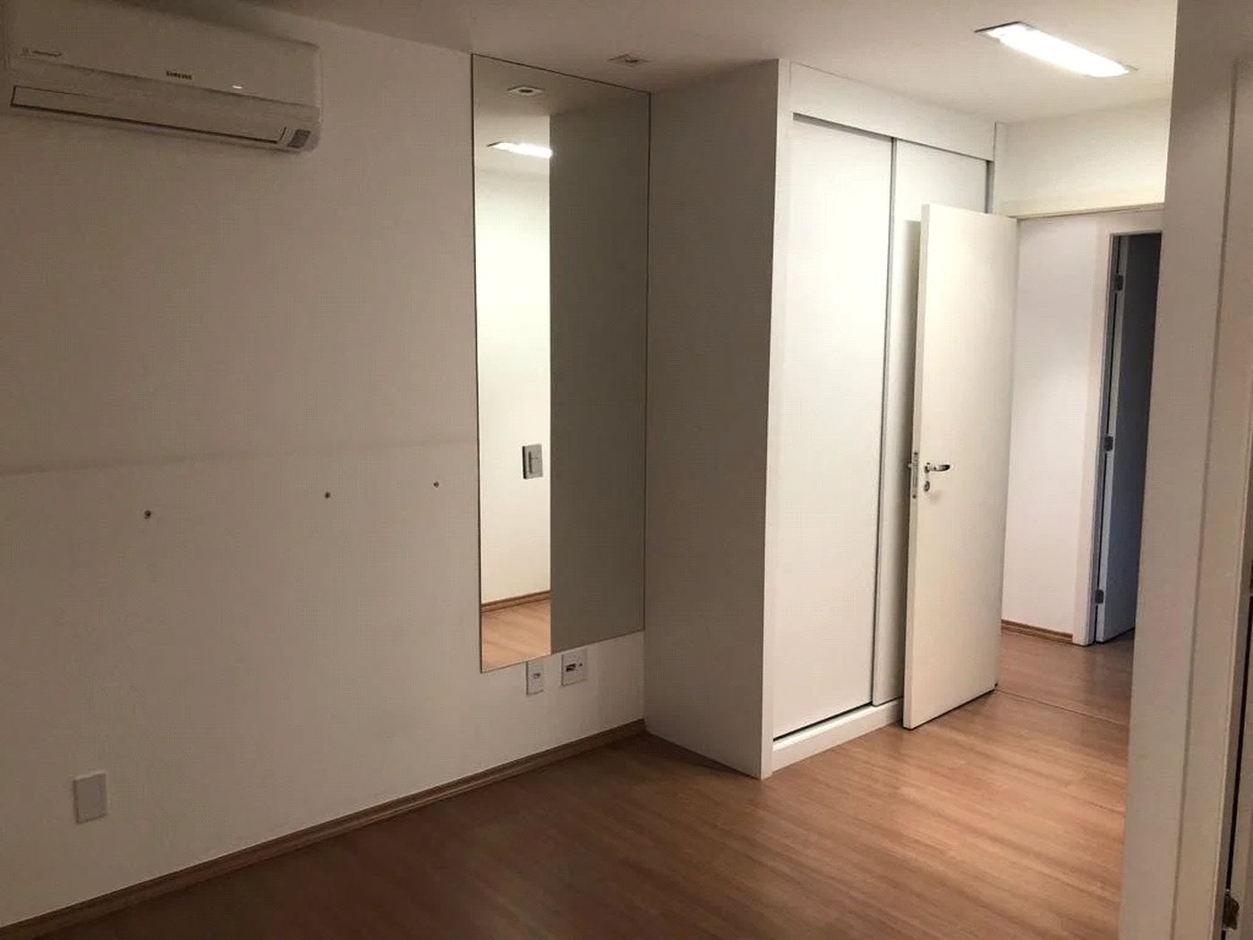 Apartamento à venda com 3 quartos, sendo 2 suítes, em Paraíso do Morumbi, São Paulo, SP