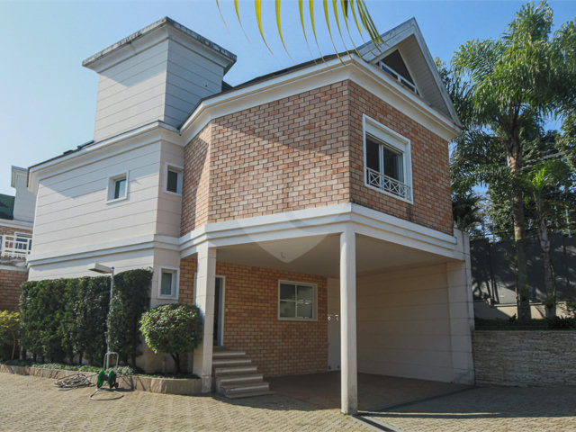 Casa à venda com 3 suítes no condomínio Bristol Village, São Paulo - SP