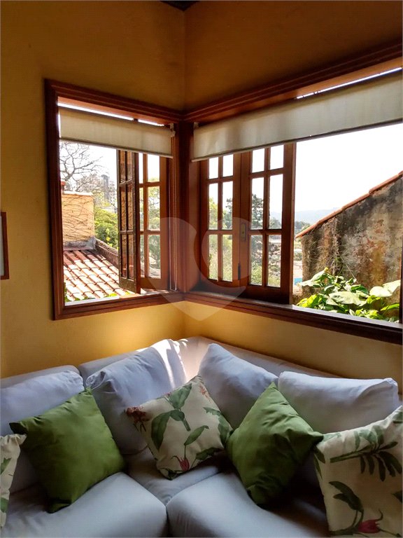 Casa à venda com 3 quartos, sendo 1 suíte, no Centro, São Roque, SP