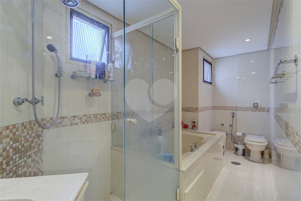 Cobertura à venda com 4 quartos, sendo 3 suítes, em Chácara Santo Antônio, São Paulo, SP