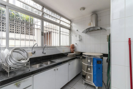 Casa à venda com 3 quartos, sendo 2 suítes, em Alto de Pinheiros, São Paulo, SP