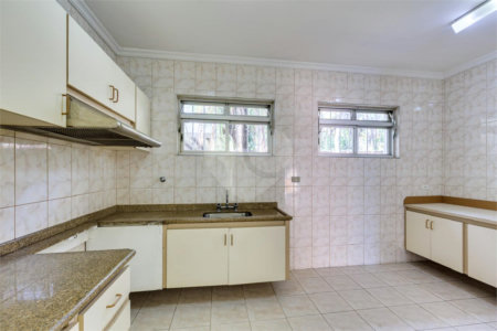 Casa Térrea à venda com 3 quartos, sendo 1 suíte, em Interlagos, São Paulo, SP