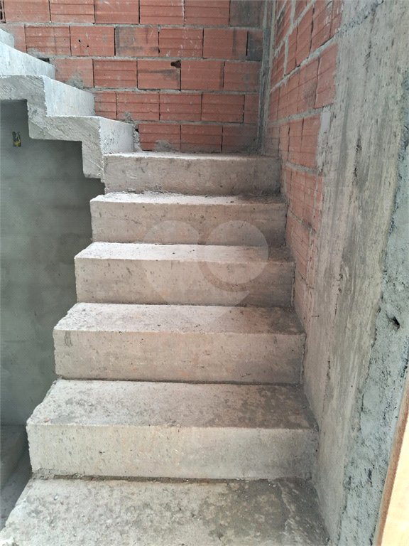Casa à venda com 3 quartos, sendo 1 suíte, no condomínio Mosaico da Serra, Mogi das Cruzes - SP