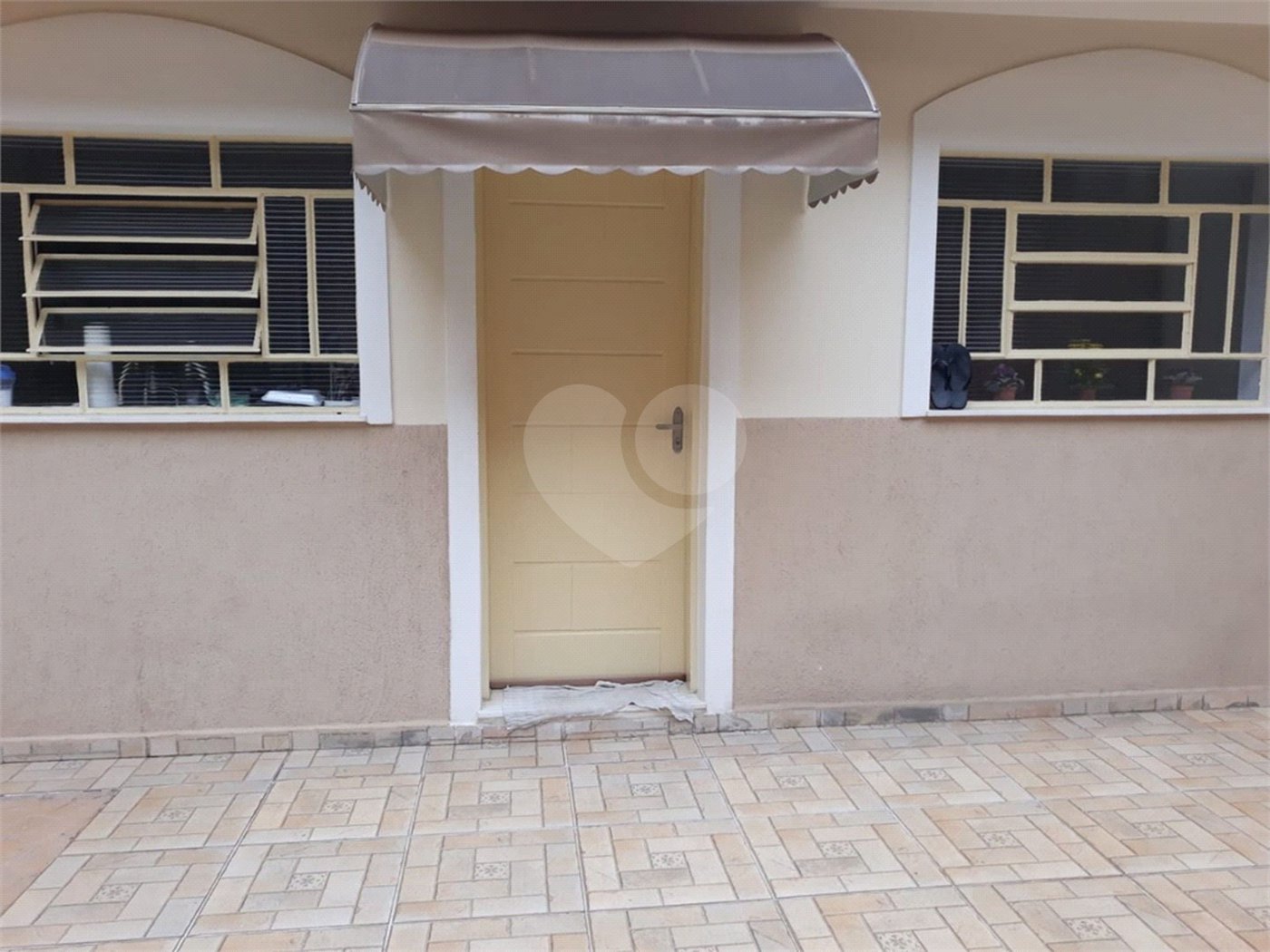 Sobrado à venda com 3 quartos, sendo 1 suíte,  em Esplanada Mendes Moraes, São Roque, SP