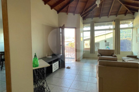 Casa à venda com 3 quartos, sendo 1 suíte, em Recreio Maristela, Atibaia, SP