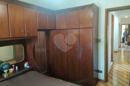 Sobrado à venda com 3 quartos em Chora Menino, São Paulo, SP