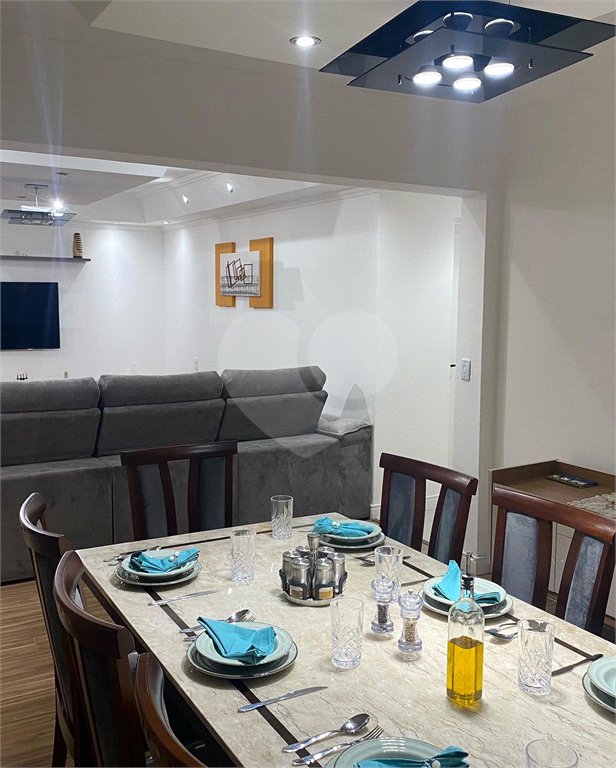 Casa à venda com 3 suítes em Vila Oceania, Poá, SP