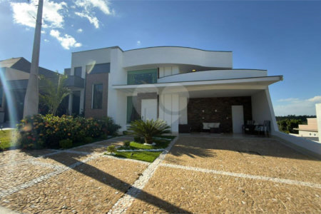 Casa à venda com 3 suítes no condomínio Campos do Conde I e II, Sorocaba - SP