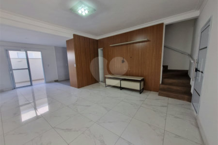 Casa à venda com 3 quartos, sendo 1 suíte, no condomínio Residencial Américo Figueiredo, Sorocaba - SP