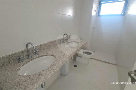 Apartamento à venda com 3 suítes em Moema, São Paulo, SP