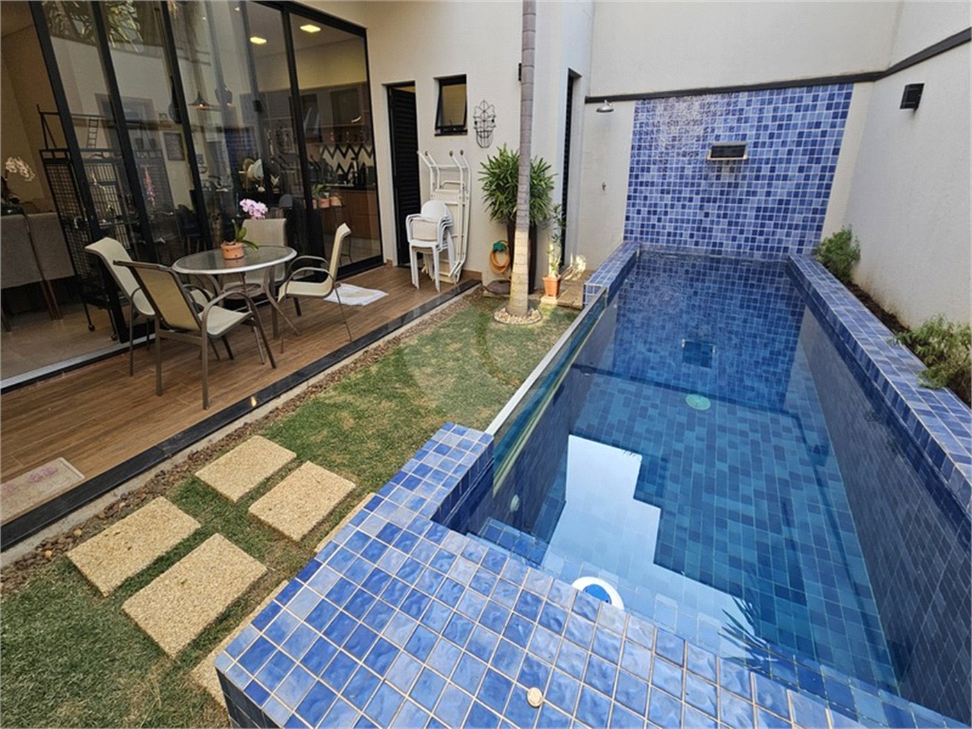 Casa à venda com 3 suítes no condomínio Jardim Residencial Dona Maria José, Indaiatuba - SP
