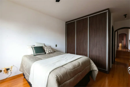Casa à venda com 4 quartos, sendo 2 suítes,  em Vila Sônia, São Paulo, SP