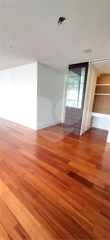 Apartamento à venda com 4 quartos, sendo 3 suítes, em Cambuci, São Paulo, SP