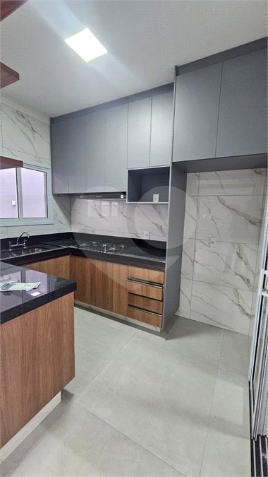 Casa à venda ou para alugar com 3 quartos, sendo 1 suíte, no condomínio Jardim Park Real, Indaiatuba - SP