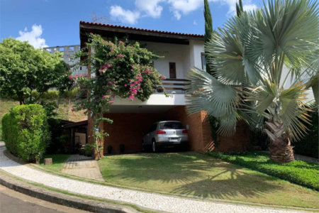Casa à venda com 4 quartos, sendo 2 suítes, no condomínio Residencial Ypê Branco II, São Paulo - SP