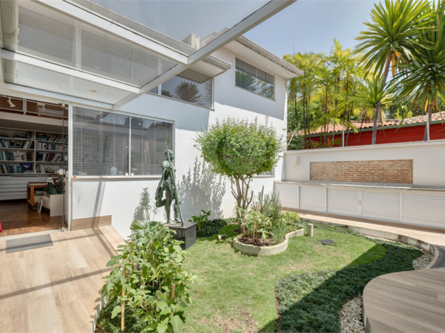 Casa Térrea à venda com 4 quartos, sendo 3 suítes,  em Brooklin, São Paulo, SP