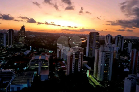 Apartamento à venda com 2 quartos, sendo 1 suíte, em Pinheiros, São Paulo, SP