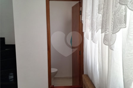 Casa à venda com 2 quartos no condomínio Residencial Cristal Lll, Mogi das Cruzes - SP