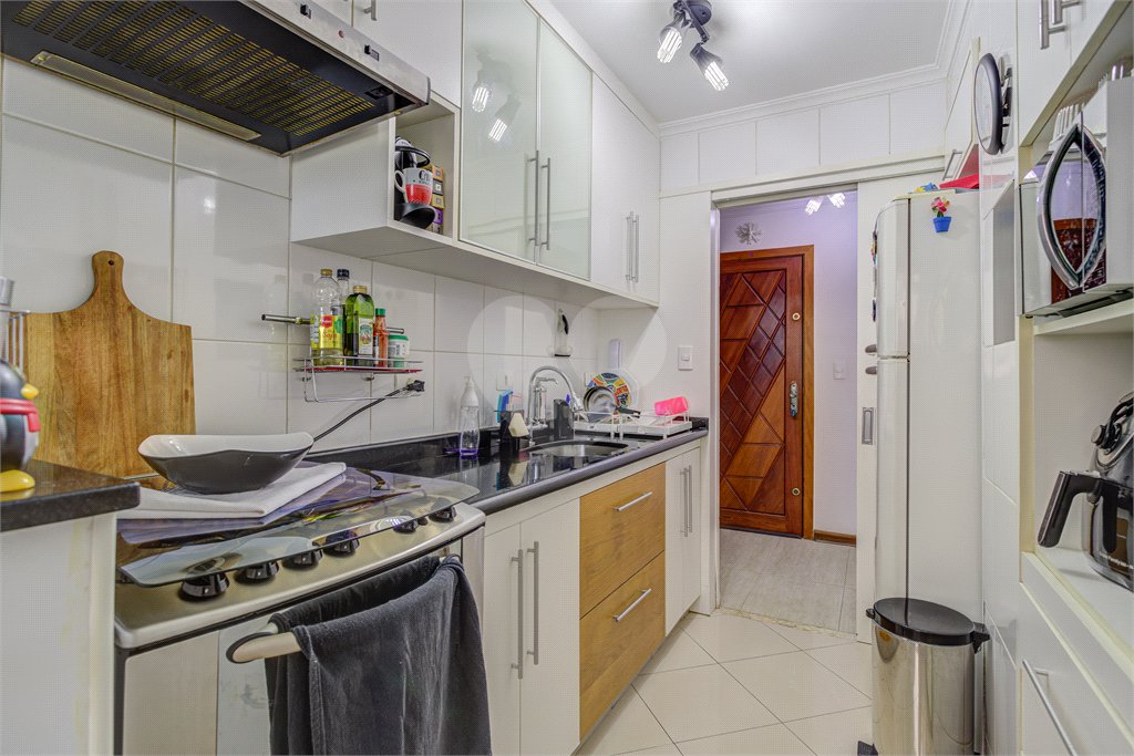 Apartamento à venda com 3 quartos, sendo 1 suíte, em Jardim Marajoara, São Paulo, SP