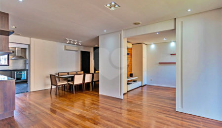 Apartamento à venda com 3 quartos, sendo 1 suíte,  em Vila Olímpia, São Paulo, SP