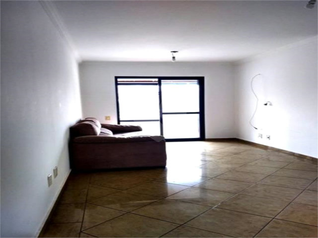 Apartamento à venda com 2 quartos, sendo 1 suíte,  em Moema, São Paulo, SP