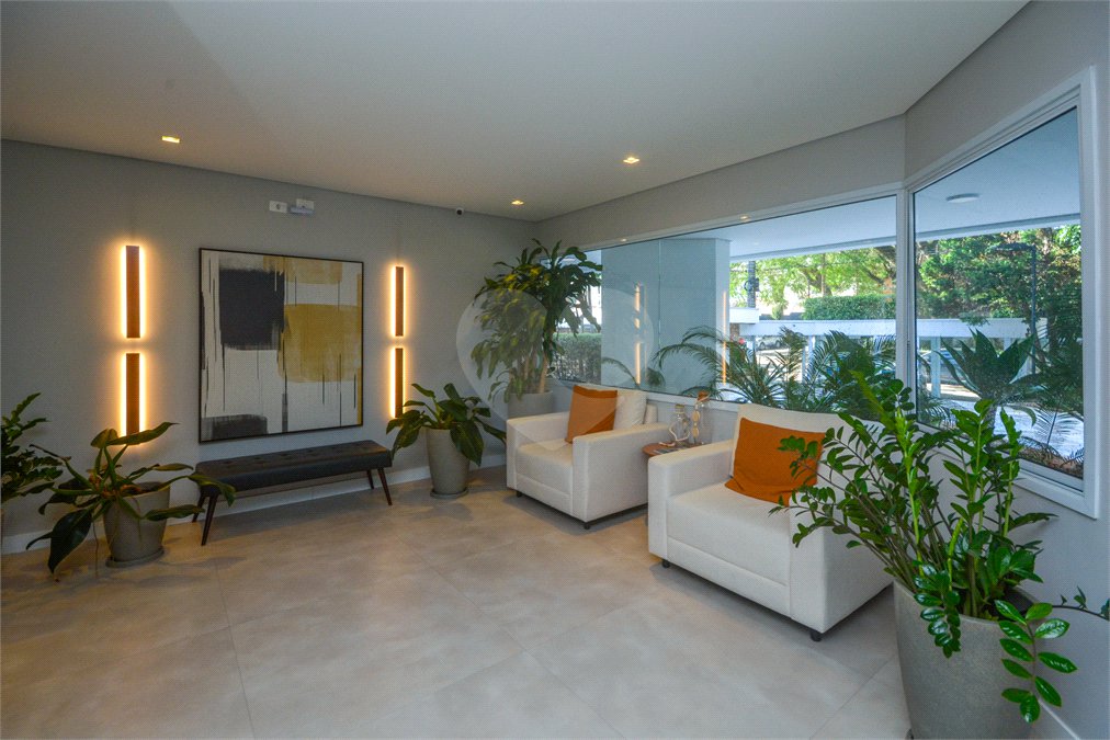 Apartamento à venda com 4 quartos, sendo 1 suíte, em Moema, São Paulo, SP
